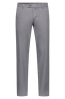 Herren Chino Regular Fit Mit hohem Stretchanteil und 100% Fairtrade zertifizierter Baumwolle.